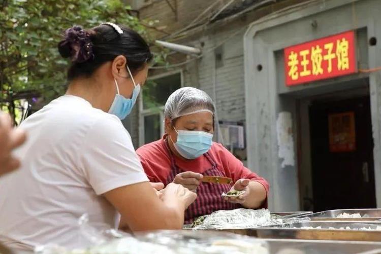 巷子里的小馆子，藏着最踏实的烟火气