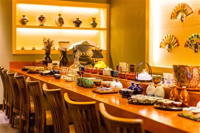 2025年中国餐饮服务机器人行业发展历程、政策与竞争格局分析