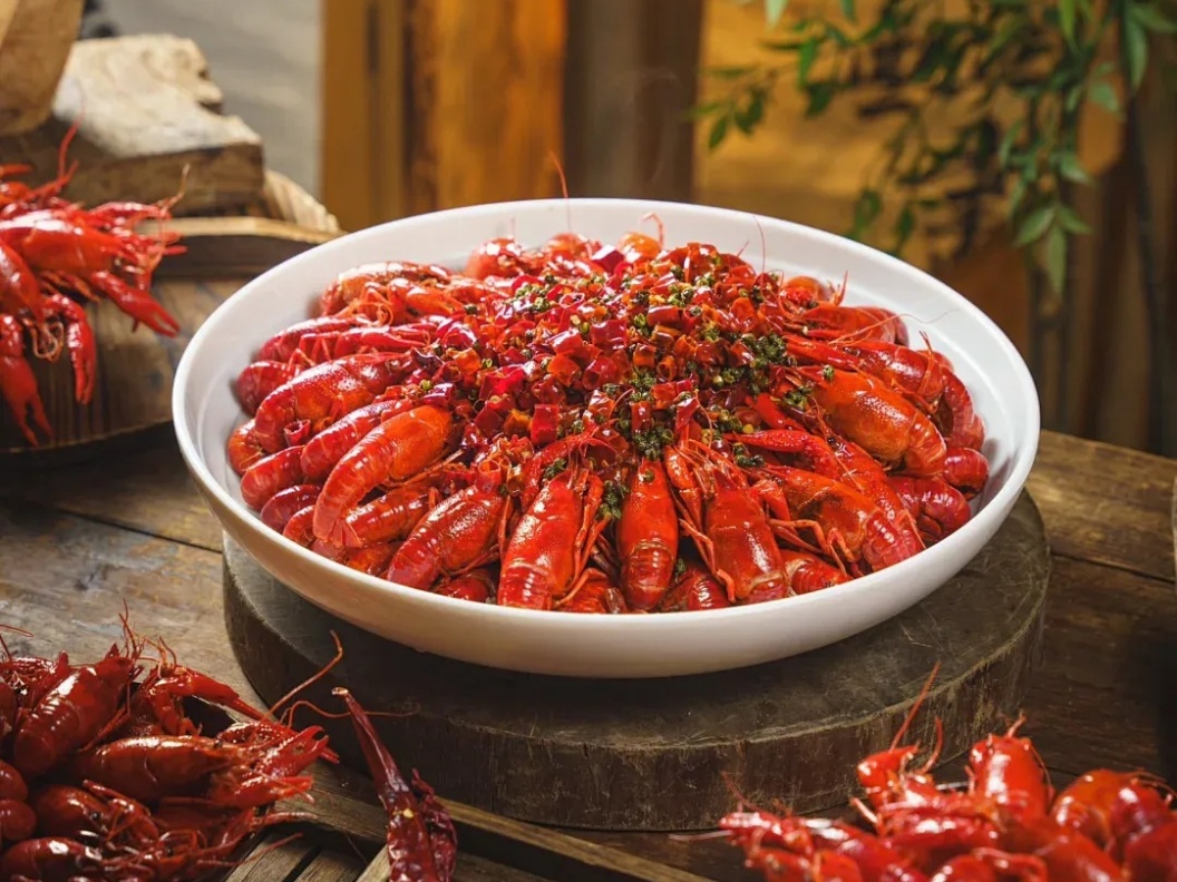 科技创新点亮寒地水产新未来！道里区长岭湖小龙虾基地合作项目产能成绩亮眼