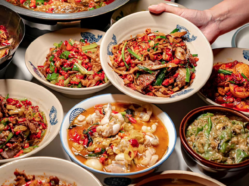 人民热评：反浪费再添“利刃” 促进餐饮行业健康发展