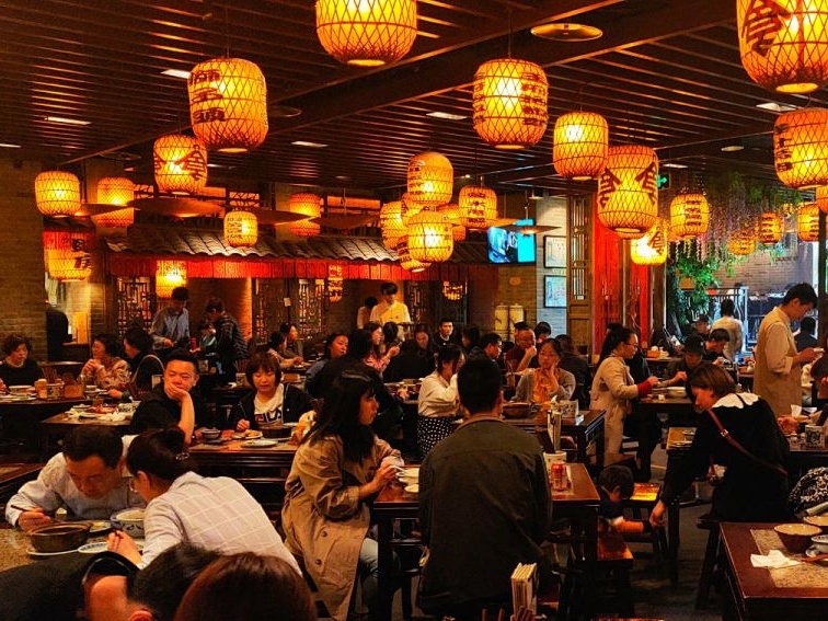 外卖专营店占餐饮门店总量仅5.78%，主要集中高线城市基于当前餐饮外卖行业的发展趋势，