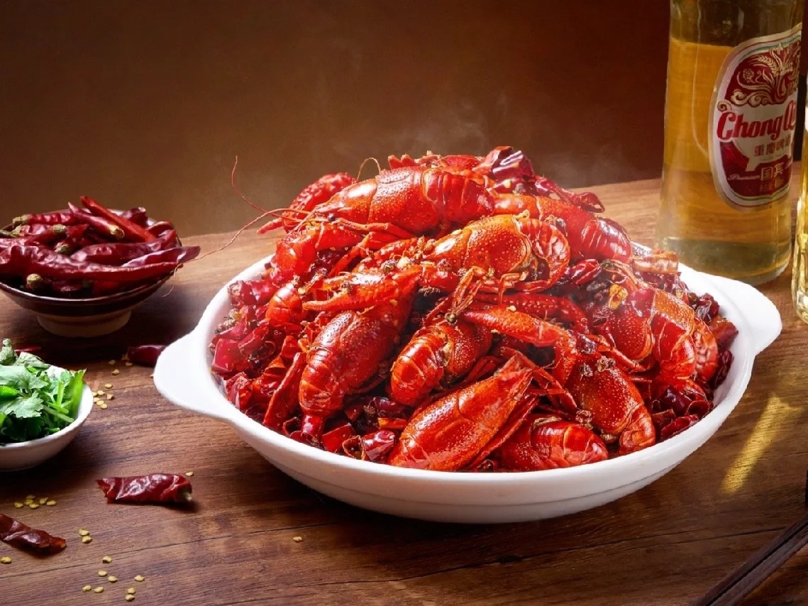 “养龙虾”爆火，腾讯门口排起长龙