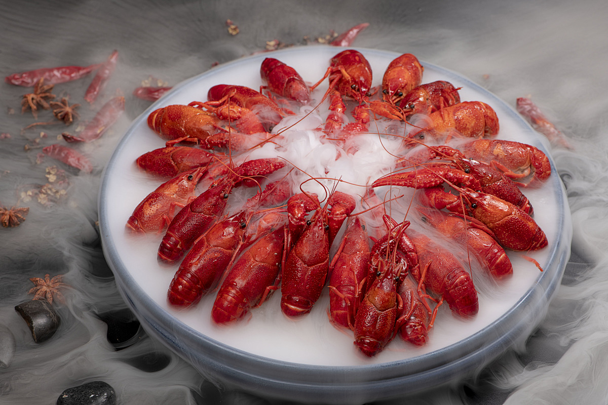 从田间抢跑至餐桌 江西小龙虾“抢鲜”上市